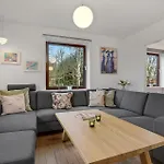 Three-bedroom In Ferienhaus