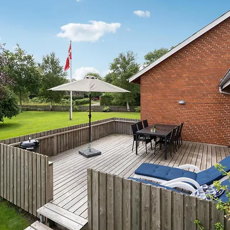 Сasa de vacaciones Three-bedroom In Højer